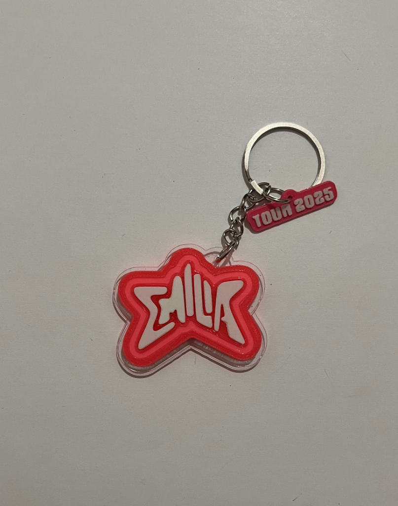 Llavero personalizado en acrílico/metal — merch promocional - Emilia