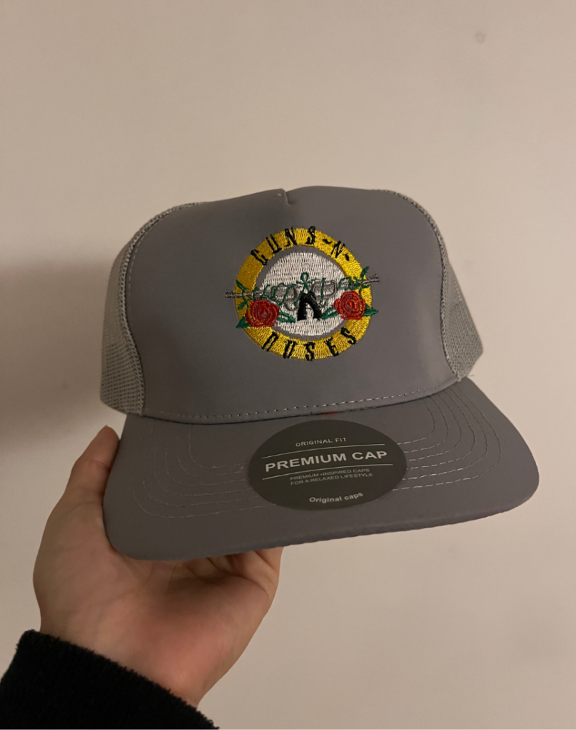 Gorro tipo jockey bordado personalizado — merch premium de [Guns N´ Roses] — estampado de alta calidad