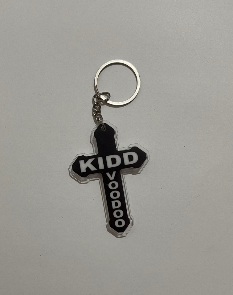 Llavero personalizado en acrílico/metal — merch promocional -Kid Voodoo