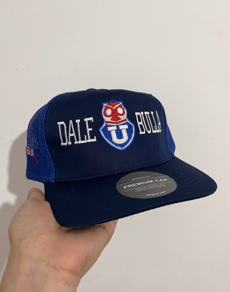 Merch deportiva personalizada de U. de Chile — estampado/bordado