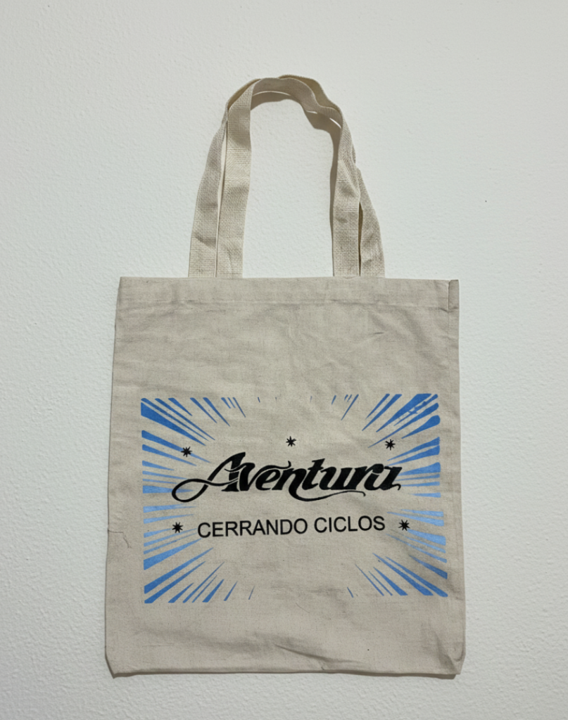 Tote bag personalizada con estampado duradero — merch ecológica de Aventura